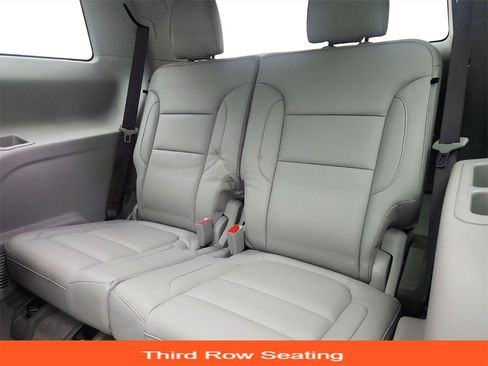 Used 2018 GMC Acadia SLT image 23