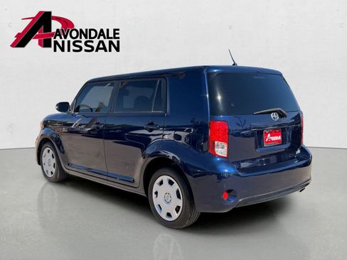 Used 2013 Scion xB FWD image 3