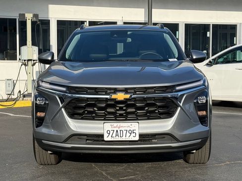 Used 2026 Chevrolet Trax LT w/ Driver Confidence Package FWD image 4