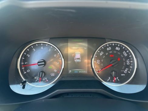 Used 2021 Toyota RAV4 XLE Premium AWD/4WD image 16