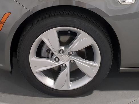 Used 2018 Buick Regal Preferred w/ Sights and Sounds Package FWD image 17