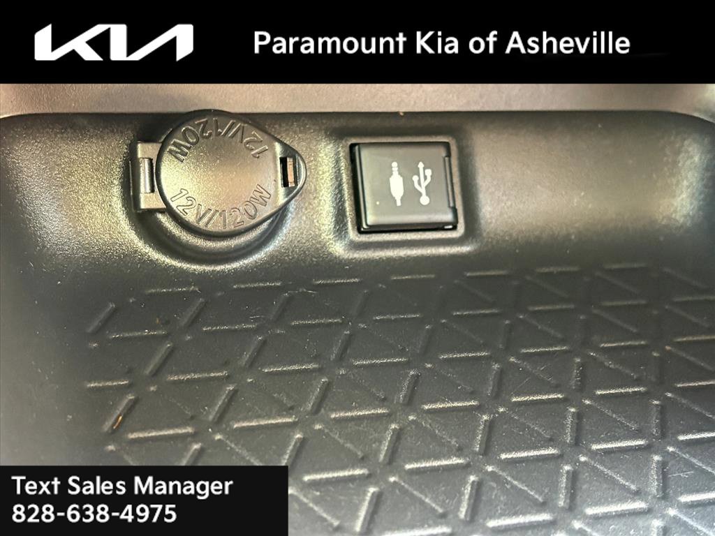 Used 2019 Toyota RAV4 XLE FWD image 24
