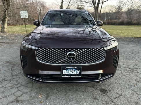 Certified 2025 Volvo XC90 T8 Ultra image 3