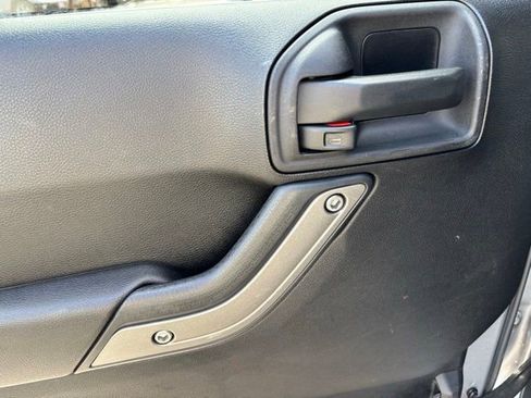 Used 2013 Jeep Wrangler Unlimited Sport AWD/4WD image 17