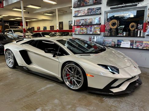 Used 2017 Lamborghini Aventador S AWD/4WD image 7