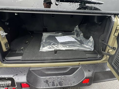 New 2026 Jeep Wrangler Unlimited Rubicon image 13