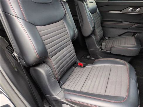 Used 2025 Ford Explorer ST-Line image 20