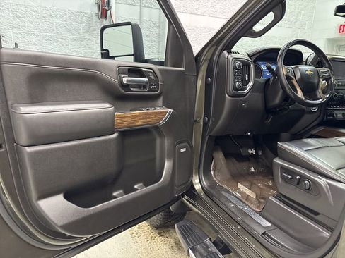 Used 2022 Chevrolet Silverado 3500 High Country w/ Z71 Off-Road Package image 13