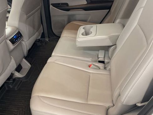 Used 2019 Toyota Highlander XLE image 17