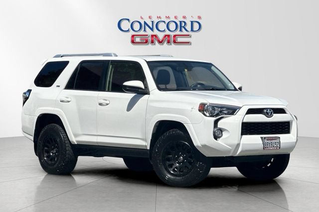 Used 2018 Toyota 4Runner SR5 AWD/4WD image 1