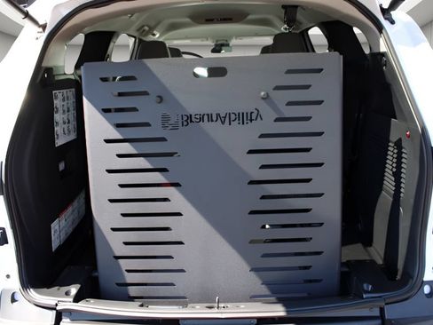 Used 2026 Toyota Sienna LE FWD image 18
