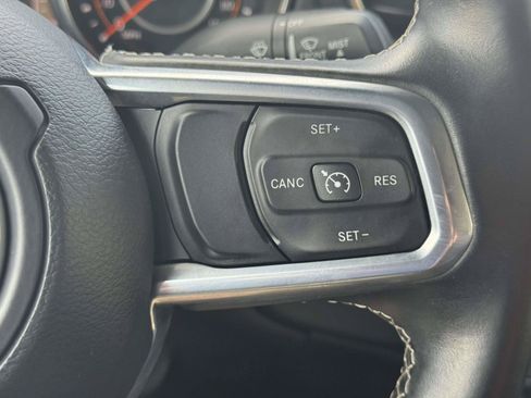 Used 2019 Jeep Wrangler Unlimited Sahara AWD/4WD image 20