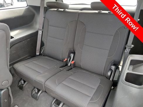 Used 2023 GMC Acadia SLE w/ Driver Convenience Package FWD image 18