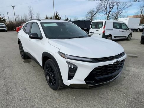 New 2026 Chevrolet Trax ACTIV w/ Sunroof Package image 4