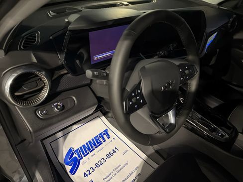 New 2026 Chevrolet Trax ACTIV w/ Sunroof Package FWD image 23