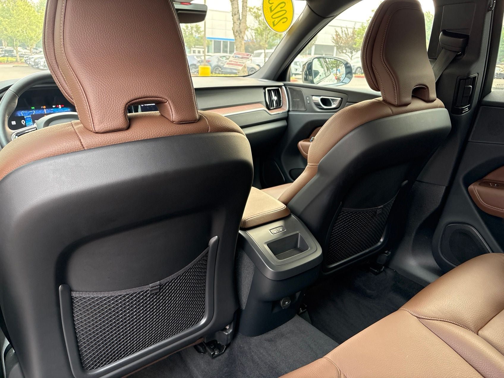 Used 2023 Volvo XC60 B5 Plus w/ Climate Package AWD/4WD image 10