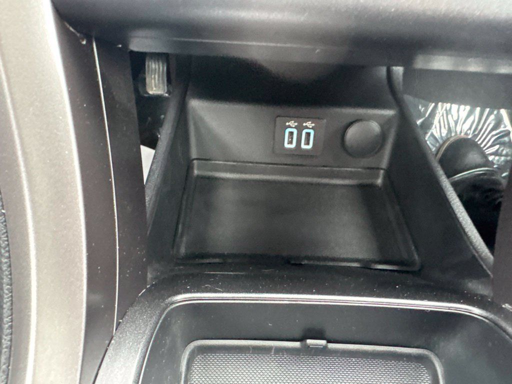 Used 2020 Ford Fusion SE FWD image 21