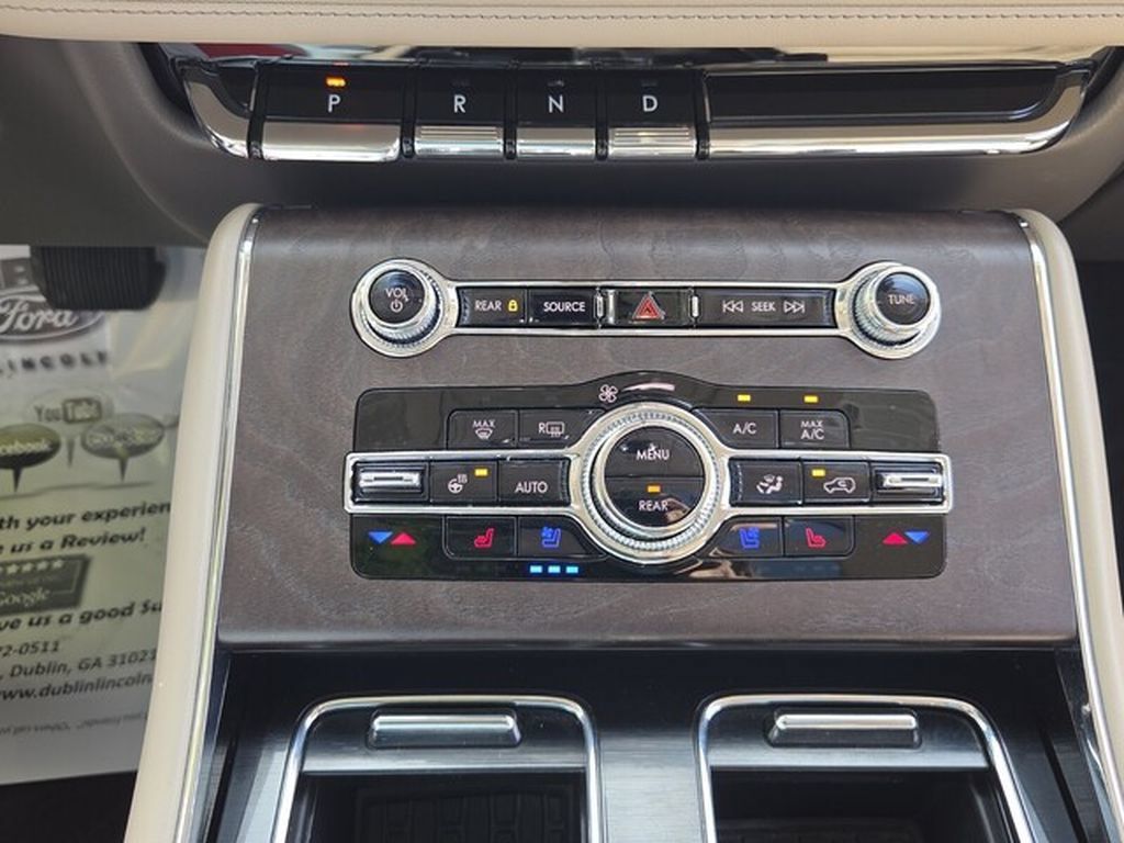 Used 2023 Lincoln Aviator Reserve w/ Equipment Group 201A AWD/4WD image 23