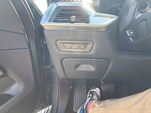 Used 2026 BMW X5 xDrive40i AWD/4WD image 23