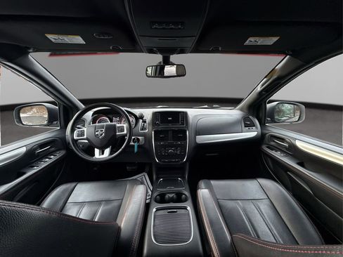 Used 2018 Dodge Grand Caravan GT image 27