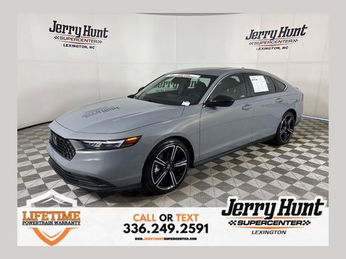 Used 2025 Honda Accord Sport image 1