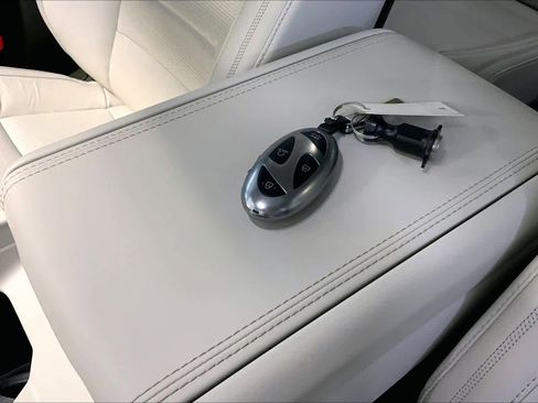 Used 2025 Hyundai Santa Fe Calligraphy AWD/4WD image 14
