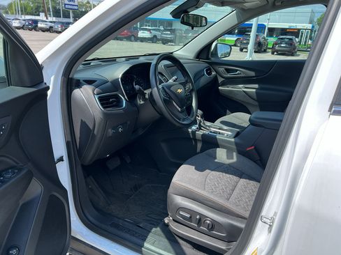 Used 2024 Chevrolet Equinox LT w/ LPO, Floor Liner Package FWD image 9