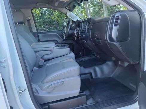 Used 2019 Chevrolet Silverado 2500 W/T image 16
