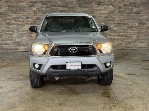 Used 2015 Toyota Tacoma Base image 32