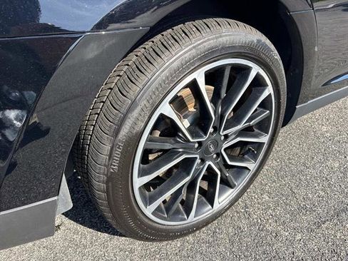 Used 2018 Ford Taurus SHO w/ Driver Assist Package image 9