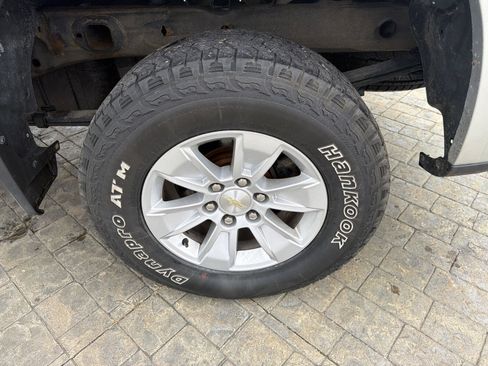 Used 2020 Chevrolet Silverado 1500 LT image 10