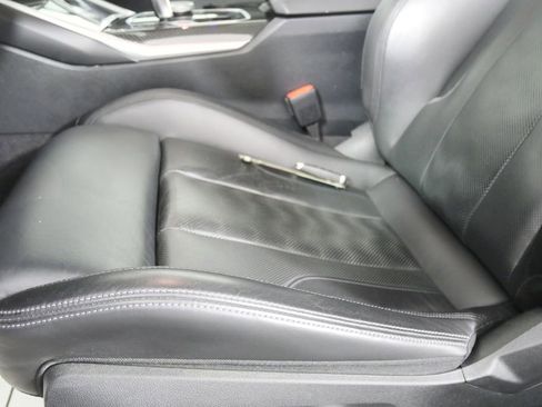 Used 2022 BMW M4 Competition w/ Executive Package RWD image 9