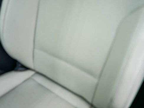 Used 2023 Kia Niro EX Touring image 28