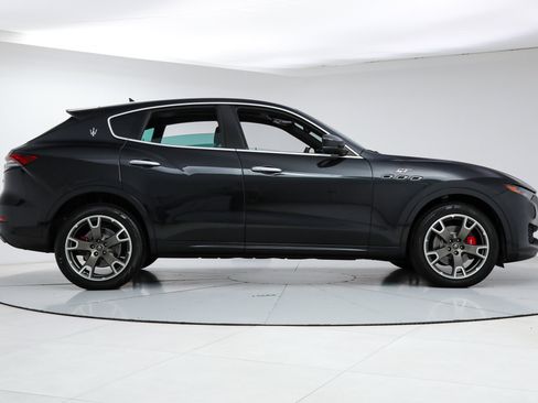 Certified 2023 Maserati Levante GT AWD/4WD image 6