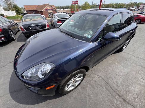 Used 2018 Porsche Macan AWD/4WD image 12