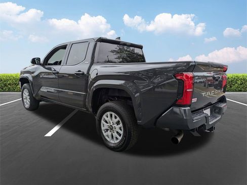 Used 2025 Toyota Tacoma SR5 image 6