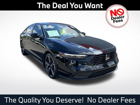 Used 2025 Honda Accord Sport image 1