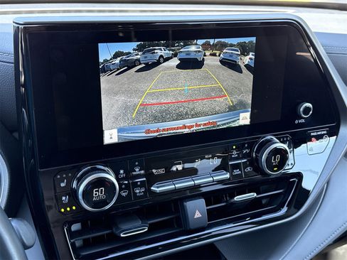 Used 2023 Toyota Highlander Limited image 27