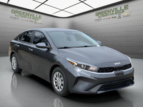 Used 2024 Kia Forte LX image 9