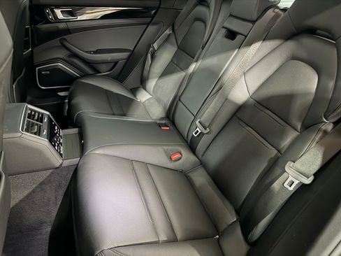 Used 2021 Porsche Panamera image 28