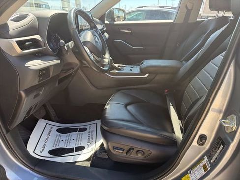 Used 2023 Toyota Highlander XLE FWD image 15