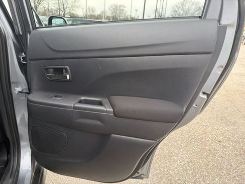 Used 2024 Mitsubishi Outlander Sport ES AWD/4WD image 19