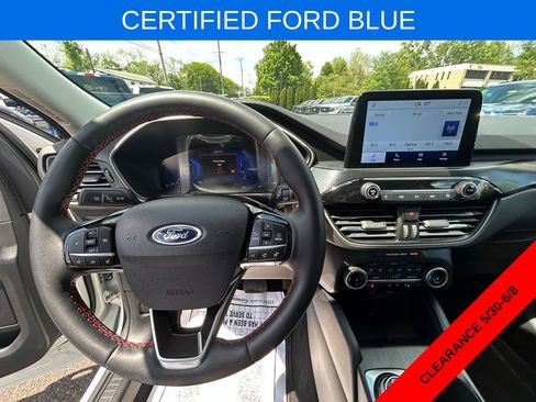 Certified 2022 Ford Escape SEL w/ SEL Stealth AWD Package image 21