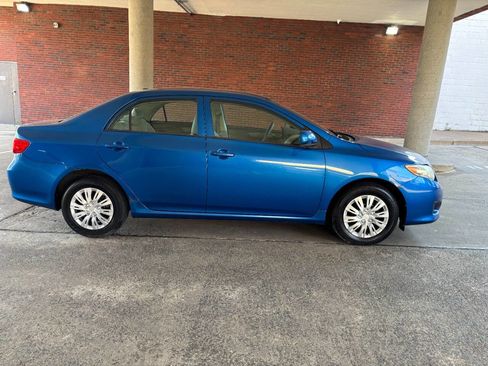 Used 2010 Toyota Corolla LE FWD image 4