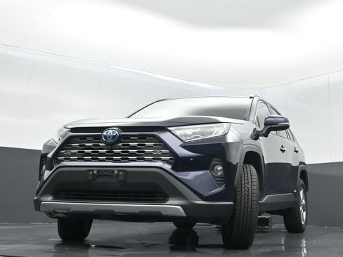 Used 2021 Toyota RAV4 Limited image 32