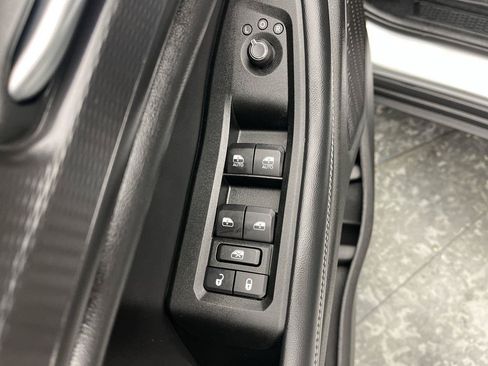 Used 2025 Jeep Grand Cherokee L Altitude AWD/4WD image 9