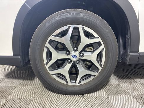 Used 2023 Subaru Forester Premium AWD/4WD image 6