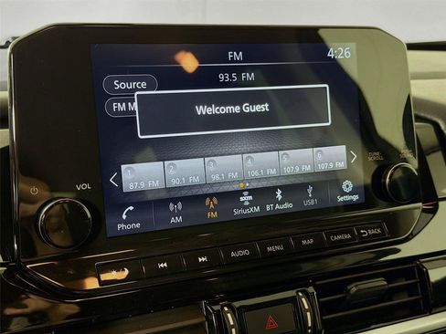 Used 2025 Nissan Pathfinder SL AWD/4WD image 14
