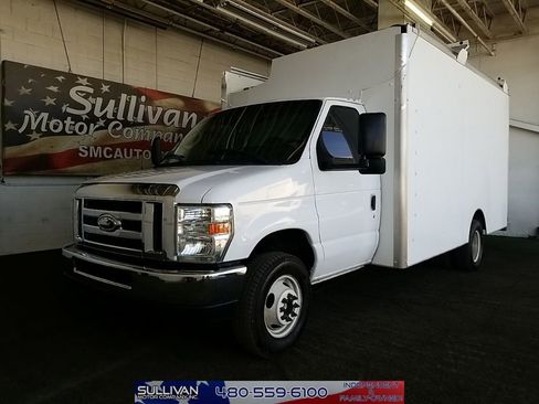 Used 2015 Ford E-450 and Econoline 450 Super Duty w/ Power Windows & Locks Group image 1