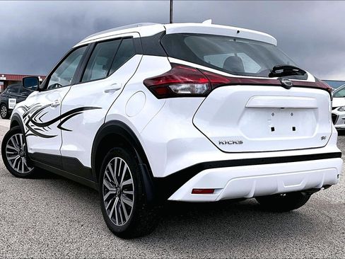Used 2023 Nissan Kicks SV FWD image 5